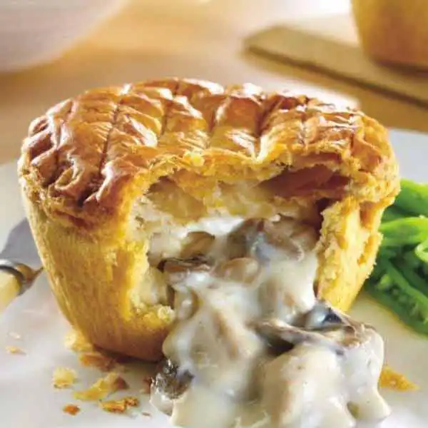 Baked Chicken & Mushroom Pies (2541p1)