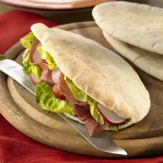 White Pitta Bread (7696p1)