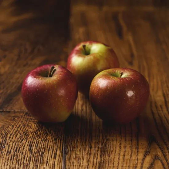 Red Braeburn Apples (v1587p1)