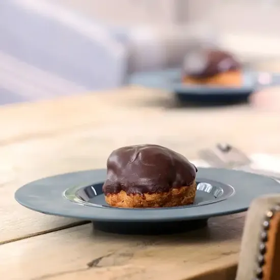 Giant Profiterole (343473p1)