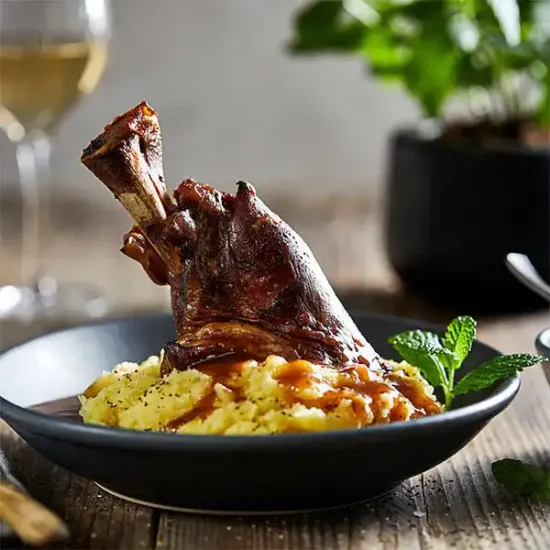 Lamb Shank and Mint Gravy (6421p1)