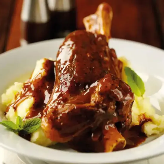 Lamb Shank in Red Wine & Rosemary (6423p1)
