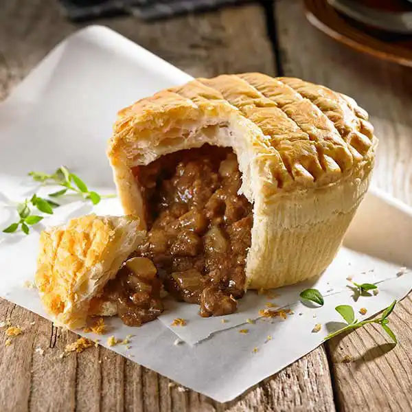 Beef & Onion Pies (2585p1)