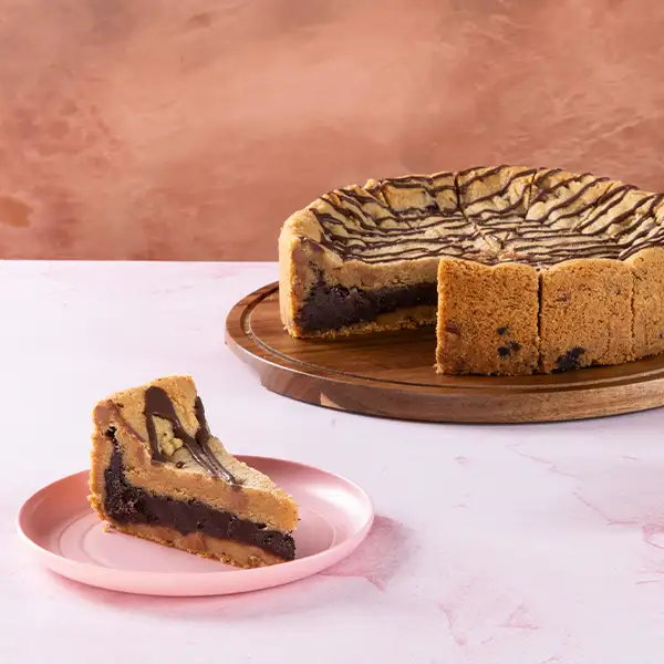 Milk Chocolate Fudge Cookie Pie (1220p1)