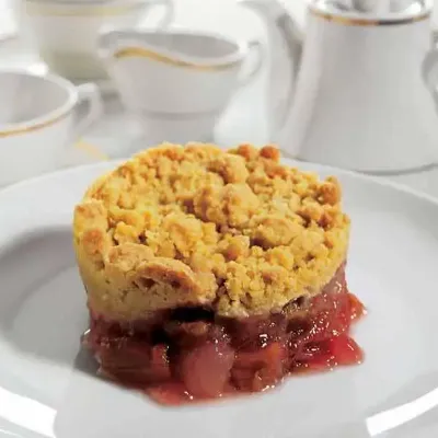 Apple & Rhubarb Crumbles ()