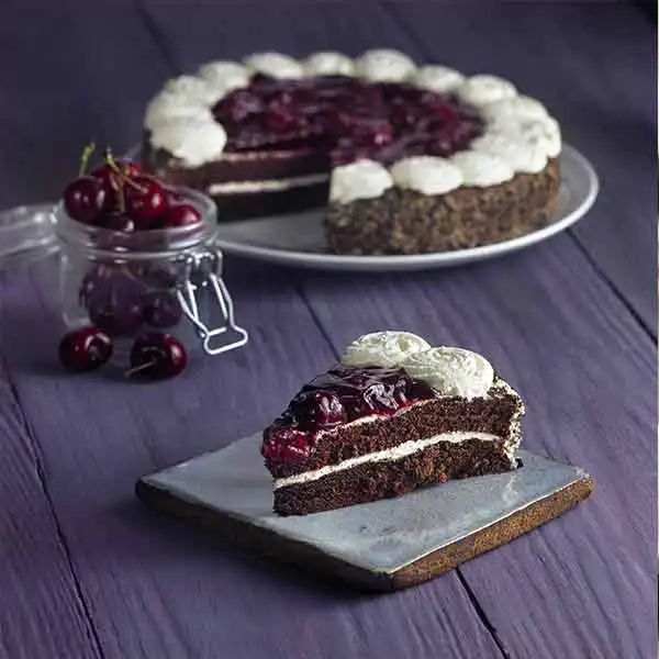 Whole Black Forest Gateau (1520p1)