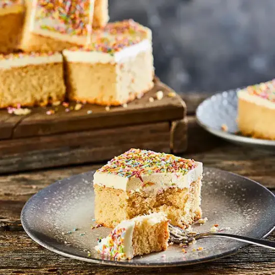 Retro Sprinkle Traycake (163796p1)