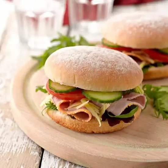 4" Floured Bap (81116p1)