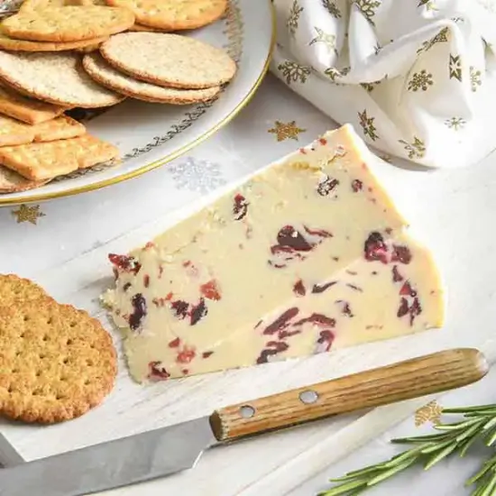 Wensleydale Cheese with Cranberries (z32941p1)