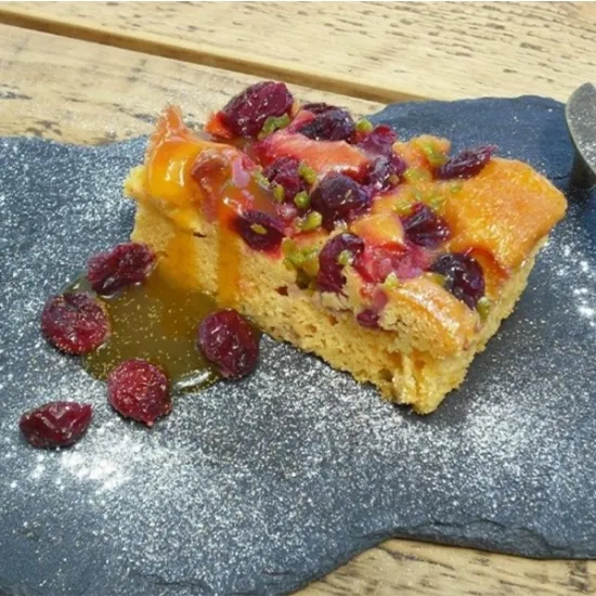 Clementine, Cranberry & Pistachio Tray Bake (74120p1)