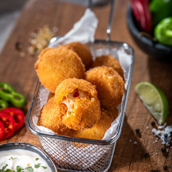 Gluten Free Chilli Mozzarella Nuggets (0634p1)