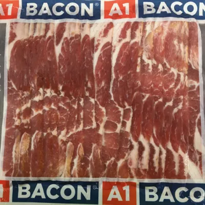 Natural Smoked Streaky Bacon ()