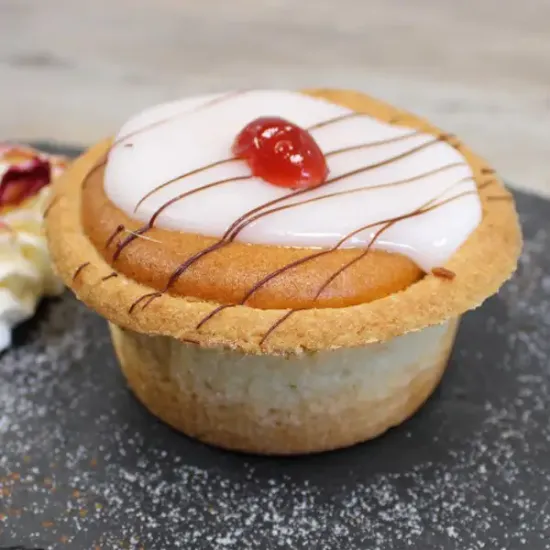 Individual Deep Bakewell Tarts (74112p1)