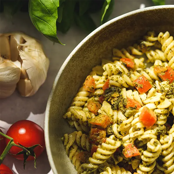 Pasta Salad with Pesto & Tomatoes (0182p1)