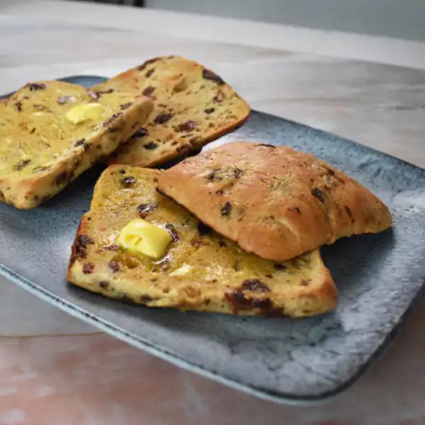 Square Fruit Bread (065208p1)