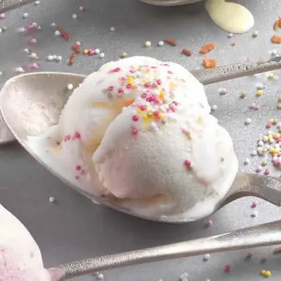 White Vanilla Ice Cream ()