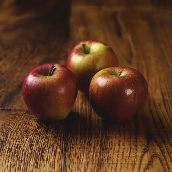 Braeburn Apples (v1388p5)