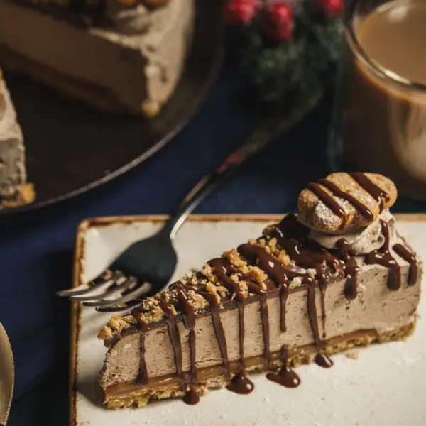 Gingerbread, Salted Caramel & Belgian Chocolate Cheesecake (74092p1)