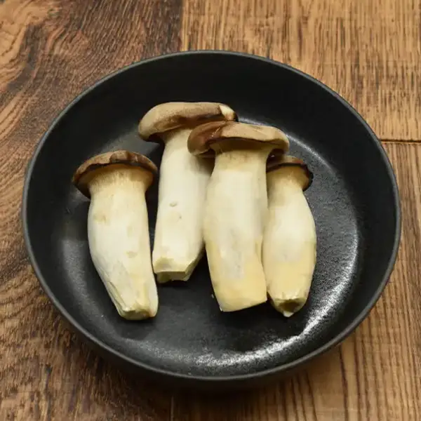 King Oyster Mushrooms (v2739p5)