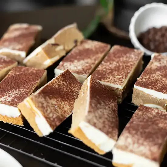 Cakesmiths Tiramisu Blondie (cakesmiths-tiramisu-blondiep1)