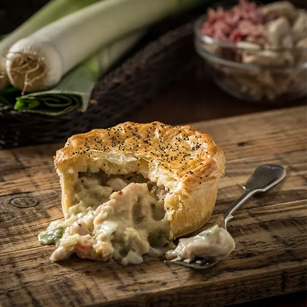 Classic Chicken,Leek & Ham Pie (58009p1)