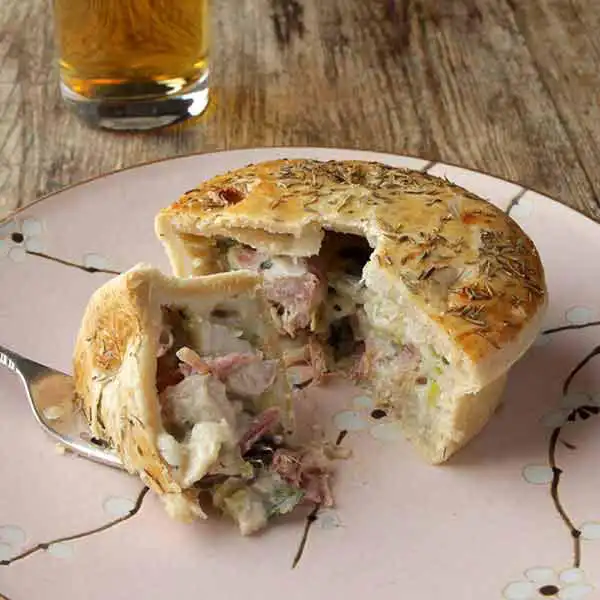 Chicken, Ham Hock & Leek Pies (56010p1)