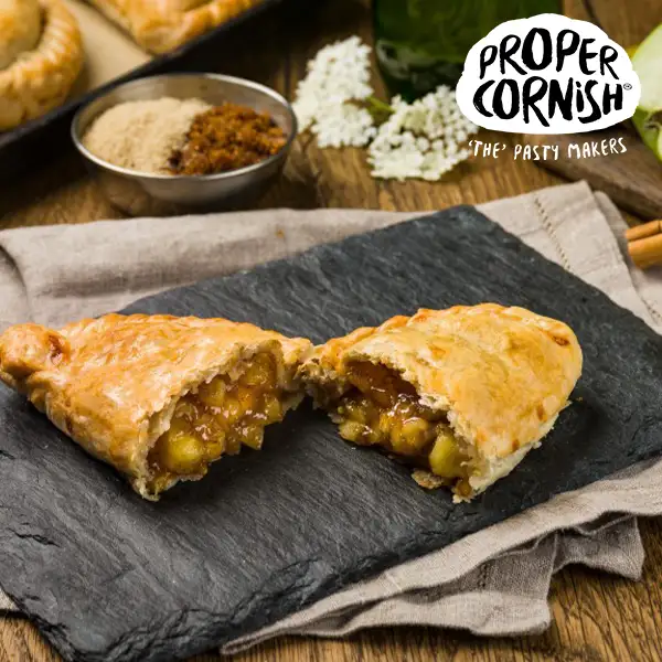 Sweet Apple & Cinnamon Pasty (23248p1)
