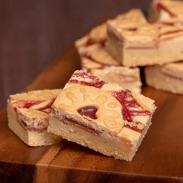 Jammie Dodger Blondie (11915p1)
