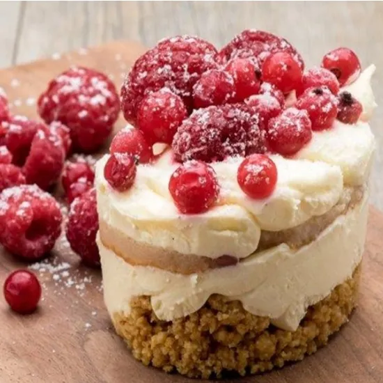 Individual Red Berry & Gin Cheesecakes (74117p1)