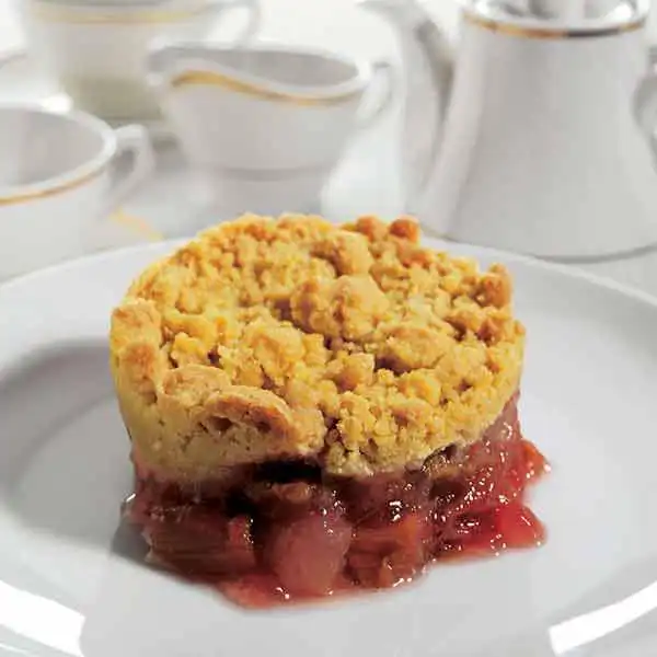 Apple & Rhubarb Crumbles (7373p1)