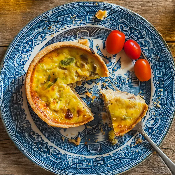 Mature Cheese & Onion Quiche (57124p1)