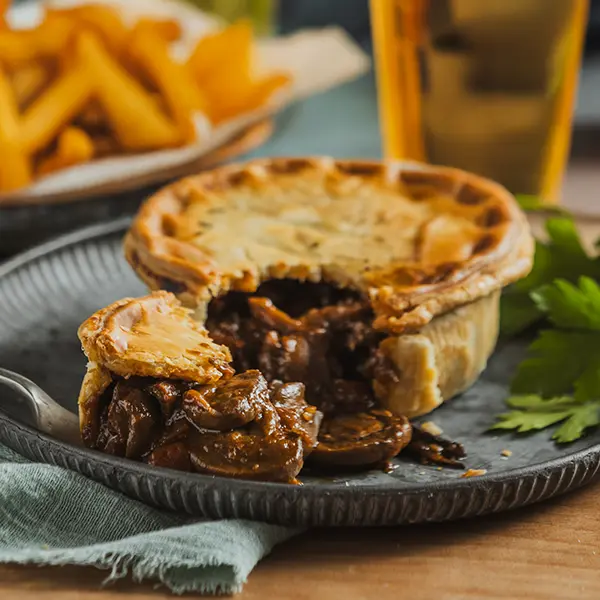 Mushroom & Yorkshire Stout Pie (57121p1)