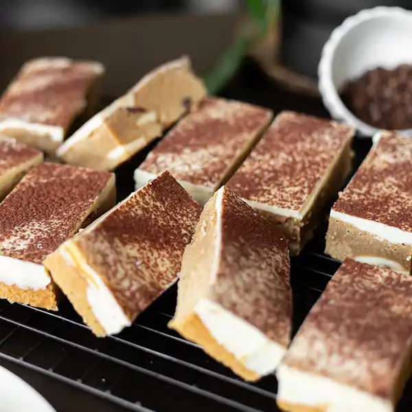 Cakesmiths Tiramisu Blondie (343532p1)