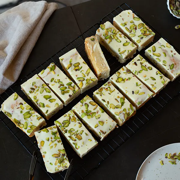 Lemon & Pistachio Blondie (343541p1)