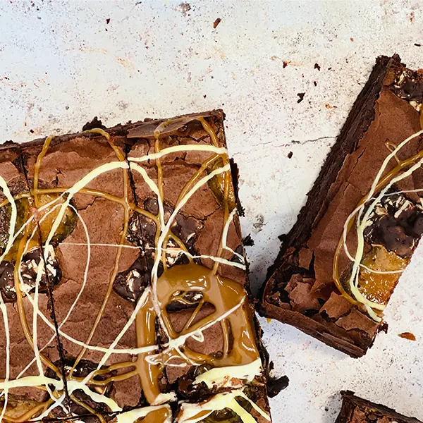 Salted Caramel Peanut Brownie (salted-caramel-peanut-browniep1)