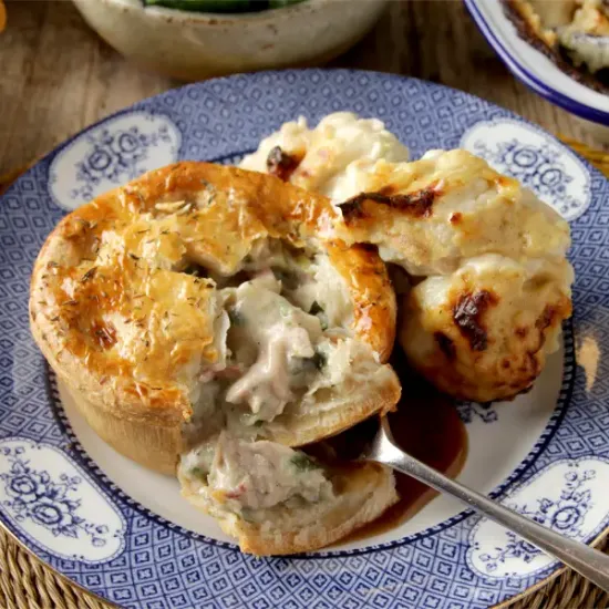 Chicken, Ham Hock & Leek Pies (56010p1)