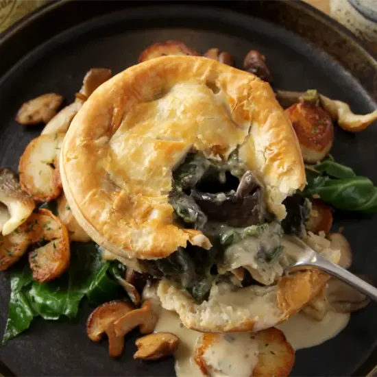 Mushroom & Spinach Pies (56012p1)