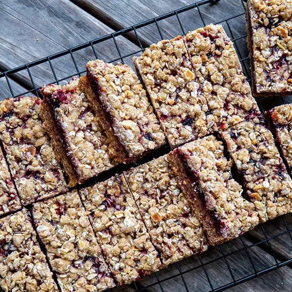 Apple & Blackcurrant Crumblejack (343538p1)