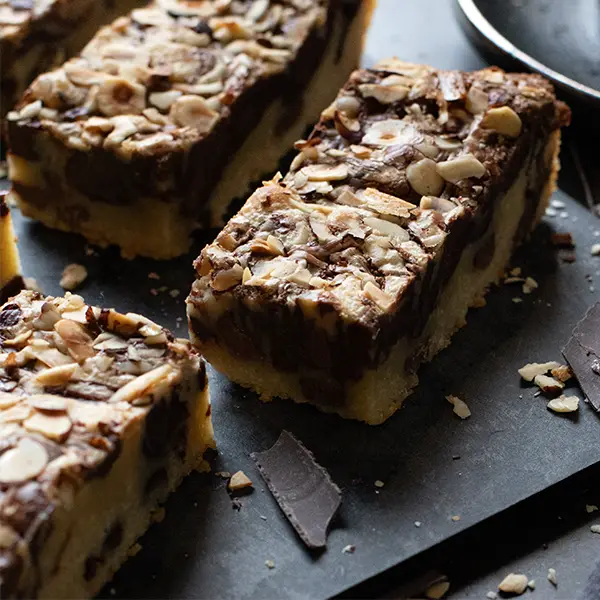 Cakesmiths Hazelnut Blondie (343543p1)