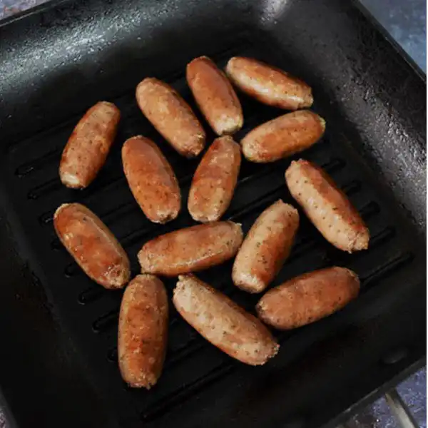 Lincolnshire Pork Cocktail Sausages (051203p1)