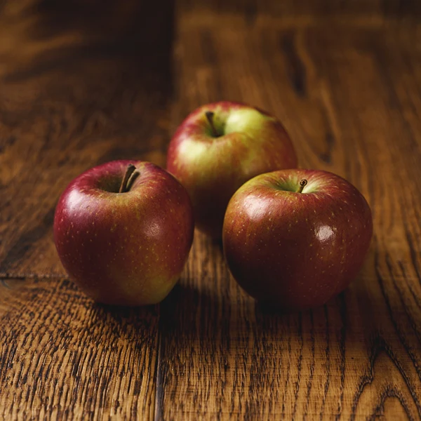 Red Braeburn Apples (v1587p1)