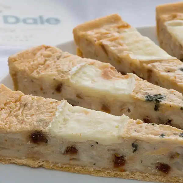 Brie & Sun-dried Tomato Pick-up Quiche (3371p1)