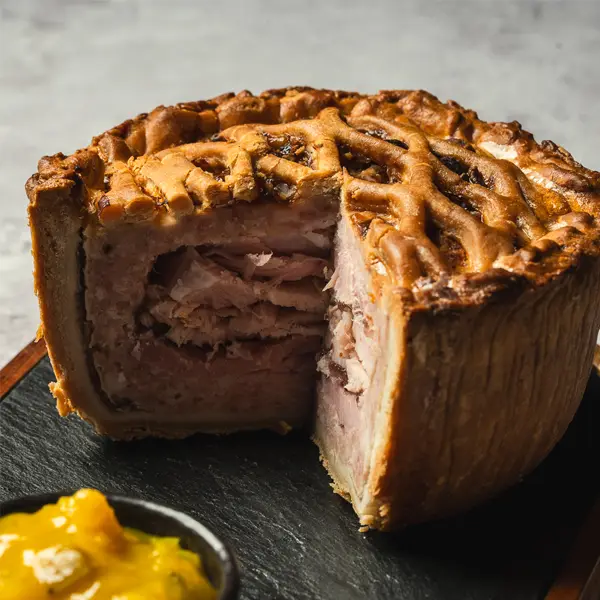 Turkey, Ham & Cranberry Pork Pie (z0771p1)