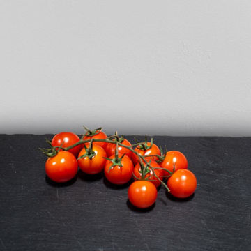 Picture of Pilgrim Fresh Produce Cherry Tomatoes on the Vine (3kg)