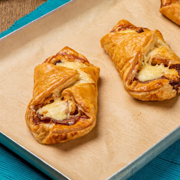 Picture of Proper Cornish Bacon & Cheese Turnovers (30x135g)