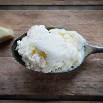 Picture of Yorvale White Chocolate Chunk Ice Cream (4x5L)