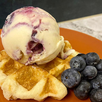 Picture of Yorvale Blueberry Waffle Ice Cream (4x5L)
