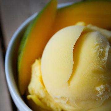 Picture of Yorvale Mango Sorbet (8x2L)